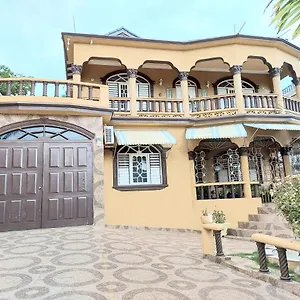 Guest house Cambridge Mi Casa Ur Casa With Pool And Access, Runaway Bay