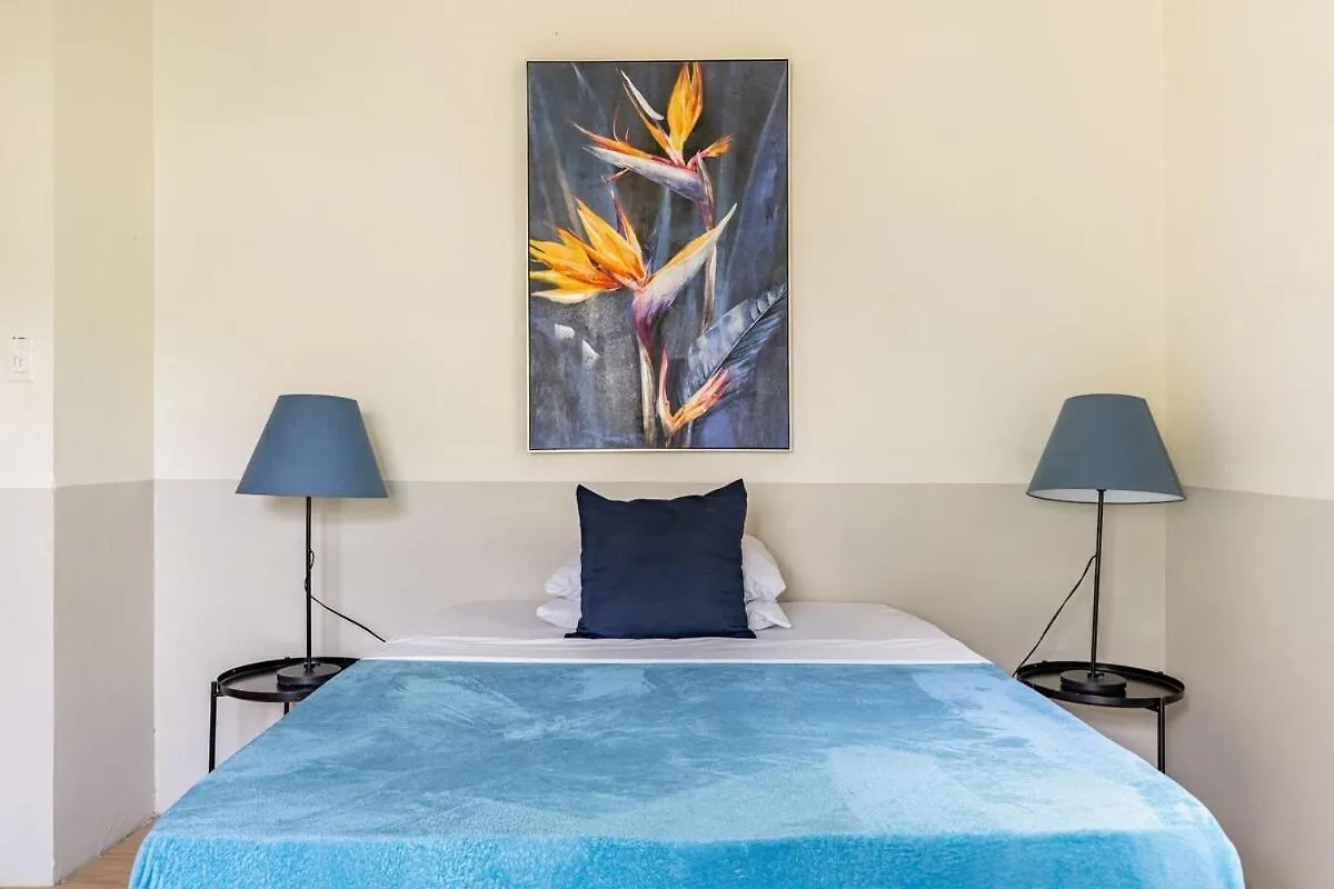 Seaside Villa Retreat -7Br, Private Spa And Vip Beach Club Runaway Bay