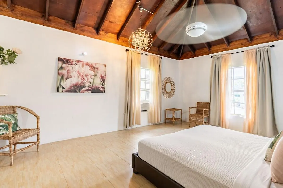 Seaside Villa Retreat -7Br, Private Spa And Vip Beach Club Runaway Bay 0*,  Jamaica